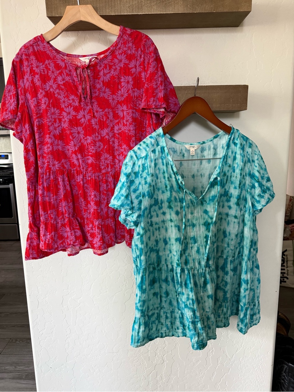 Terra & Sky|Bundle lot 2 tops,100% cotton-plus size 1X,tie dye & floral prints•